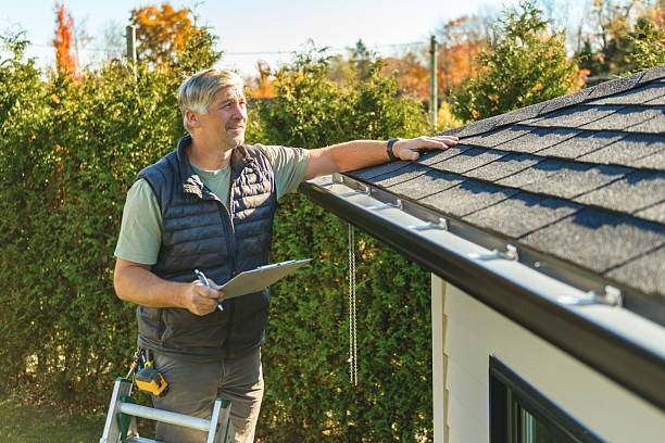 Professional Roofing technician working in Coldwater, MS